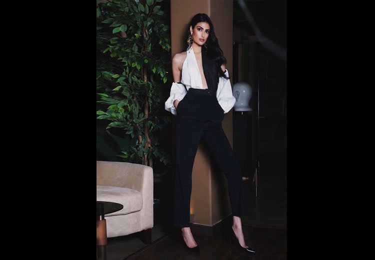 Athiya Shetty Hot Gallery